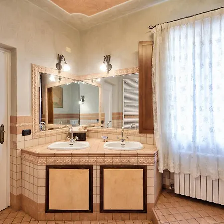 Casa Arianna: Incantevole Vista Lago E Piscina Lejlighed Salò