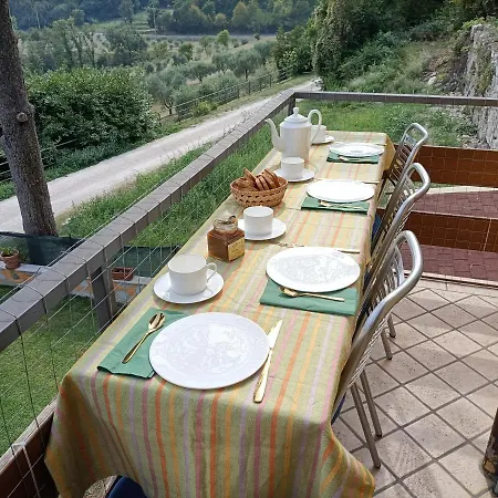 Casa Arianna: Incantevole Vista Lago E Piscina Apartment Salo